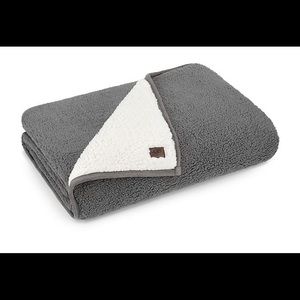 UGG Classic Sherpa Throw Blanket